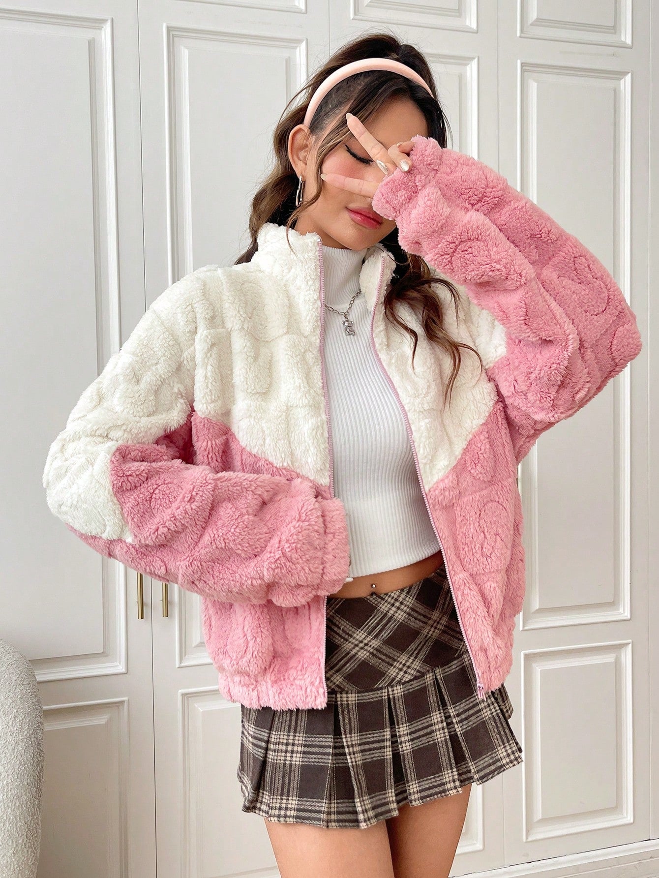 Parien Qutie Women's Contrast Plush Jacket