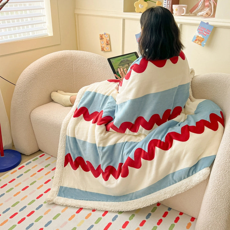 Casual Elegant Animal Heart Shape Milk Fiber Blanket Bedding