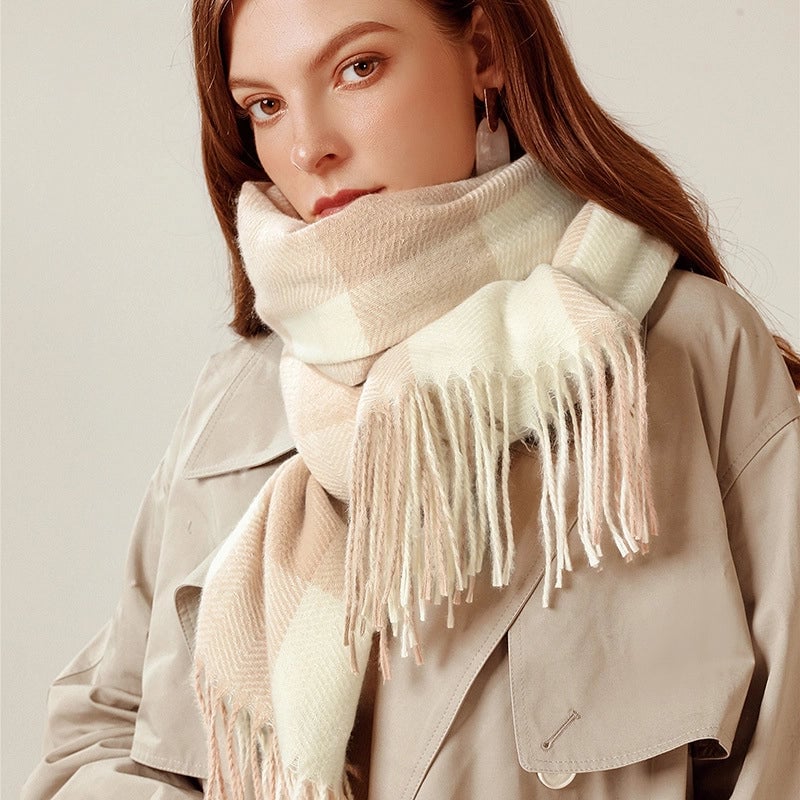 Women's Basic Minimalist Plaid Polyester Scarf