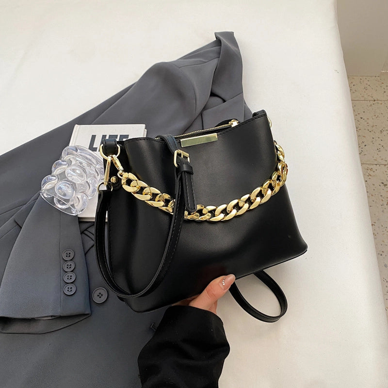 Women's Medium Pu Leather Solid Color Streetwear Bucket Magnetic Buckle Crossbody Bag