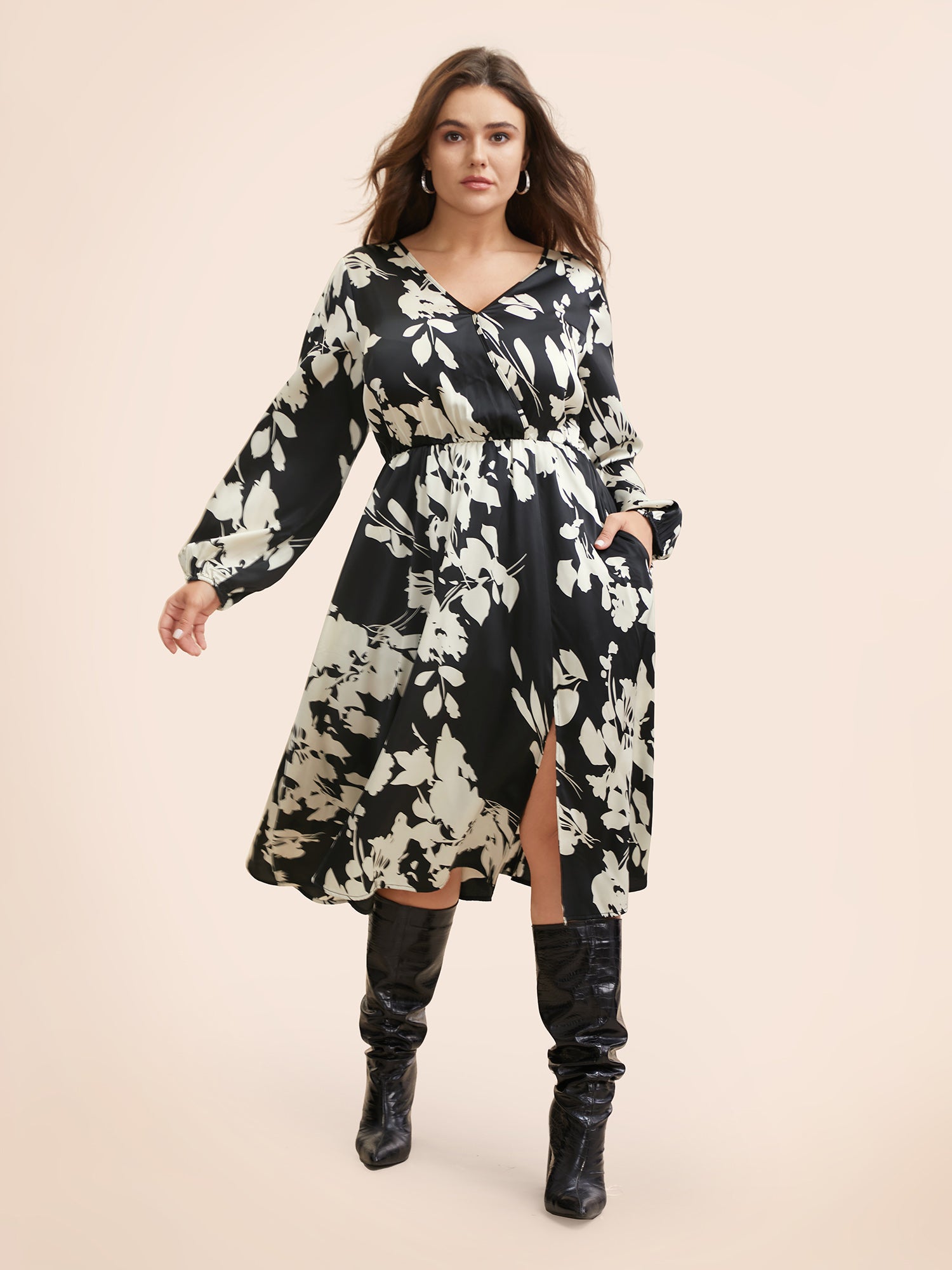 Overlap Collar Silhouette Floral Print Gathered Dress