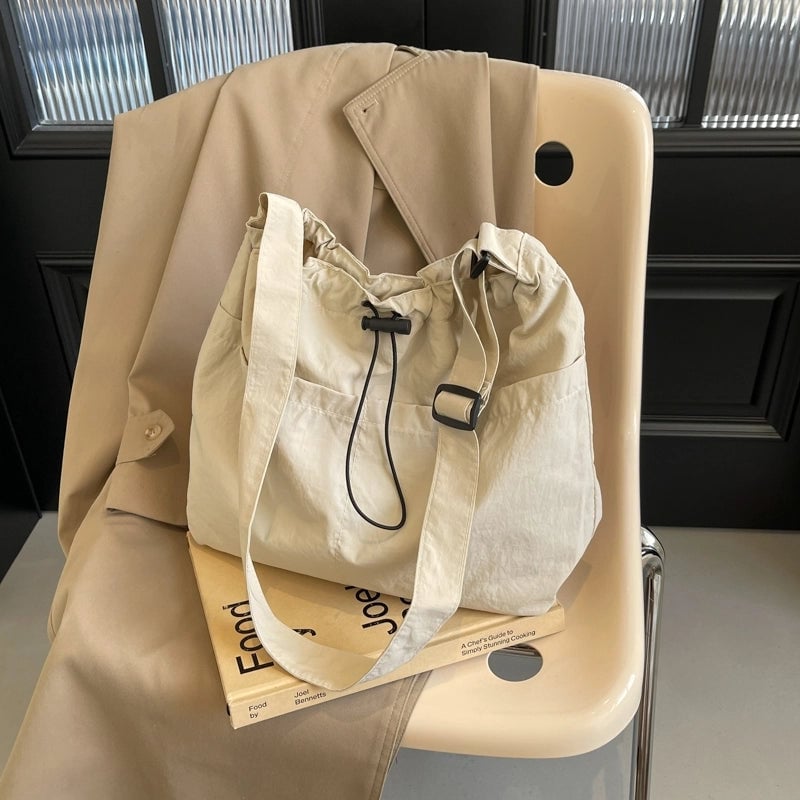 Women's Medium Cloth Solid Color Basic Classic Style Square Zipper Shoulder Bag