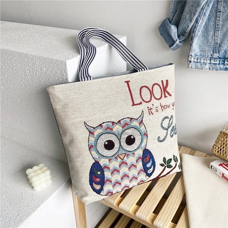 Women's Medium Canvas Animal Vacation Square Zipper Tote Bag