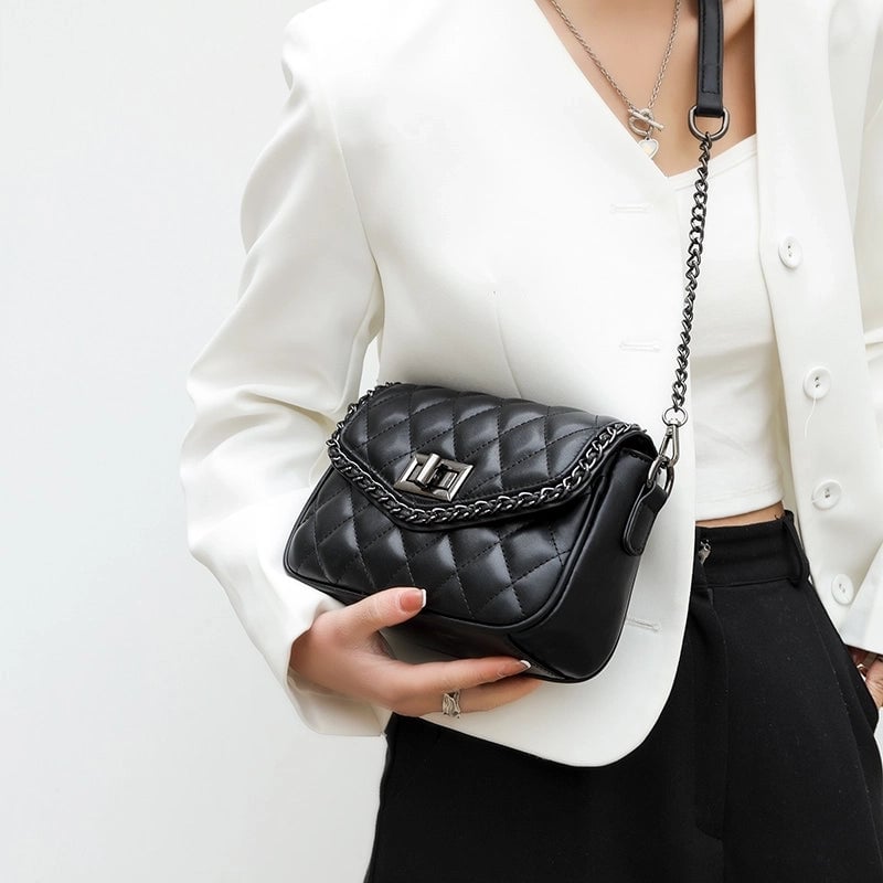 Women's Pu Leather Lattice Solid Color Vintage Style Classic Style Streetwear Sewing Thread Chain Square Flip Cover Square Bag Chain Bag