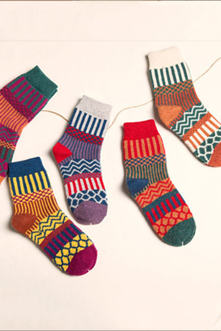 Vintage Ethnic Striped Wavy 5 Pairs of Socks