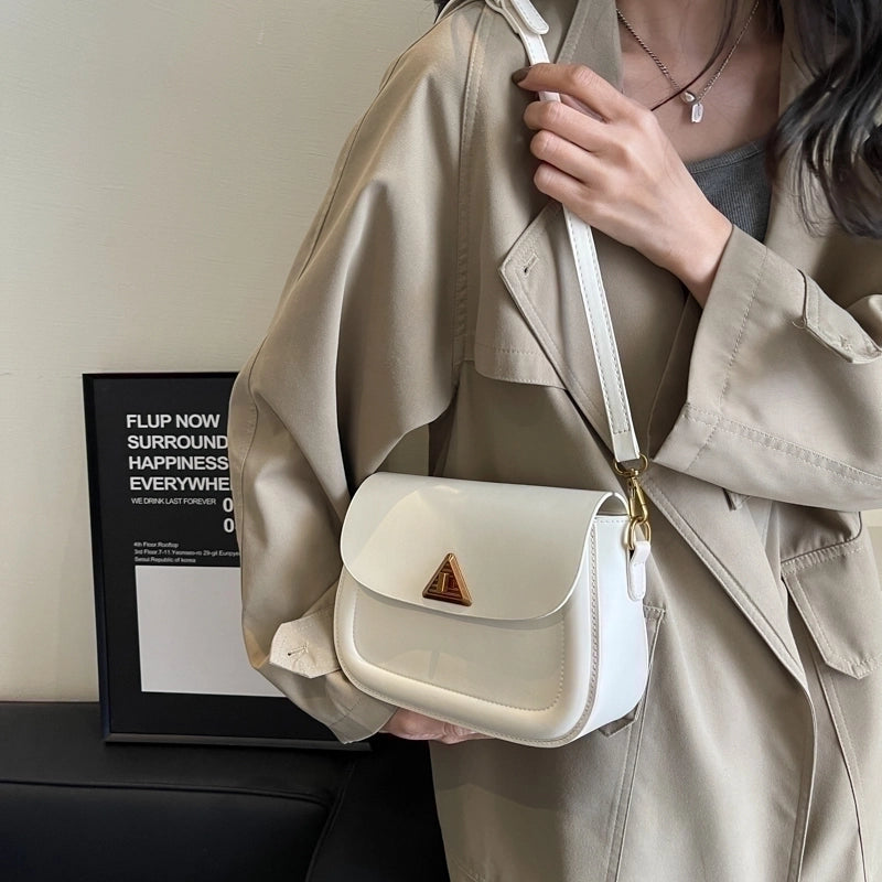 Women's Pu Leather Solid Color Streetwear Square Lock Clasp Shoulder Bag