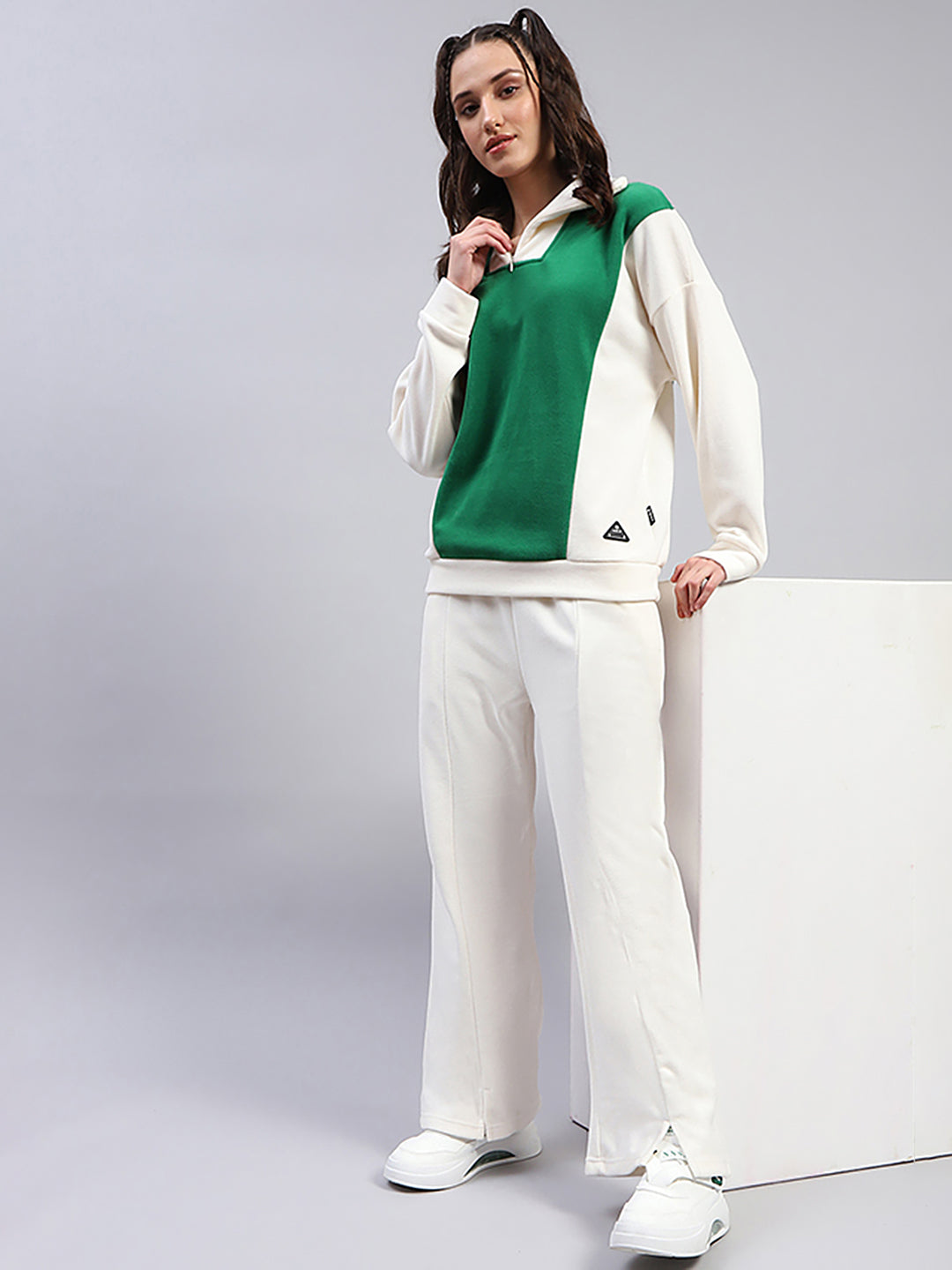 Women White Solid Collar Full Sleeve Tracksuit