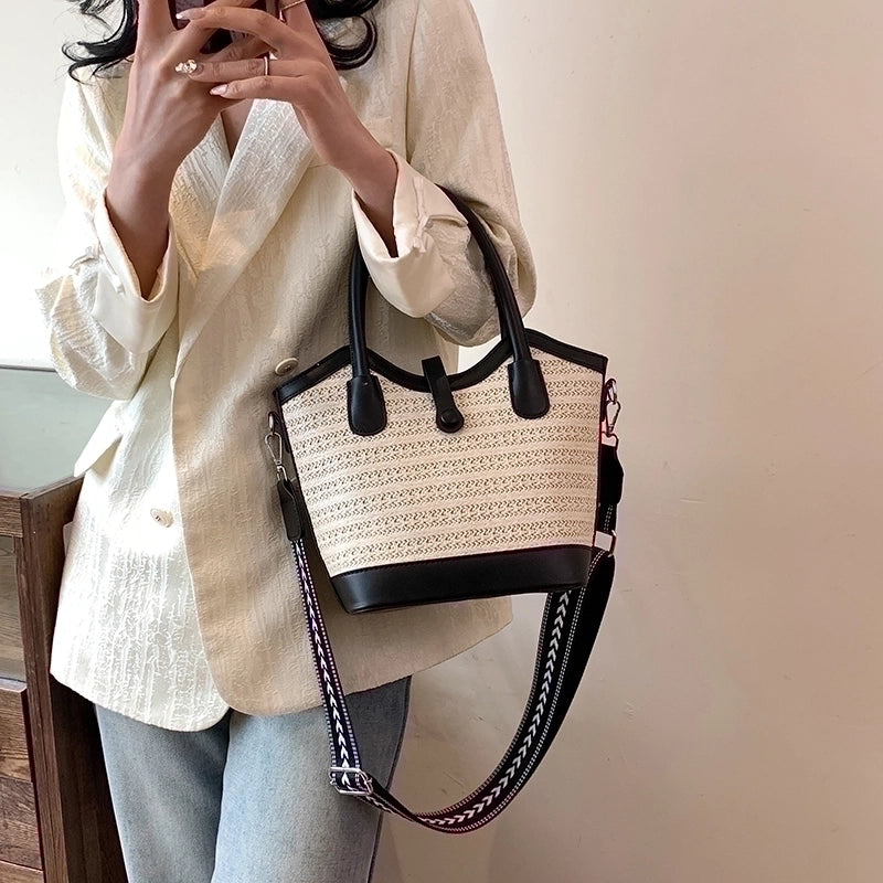 Women's Medium Straw Solid Color Vacation Classic Style Weave Zipper Tote Bag