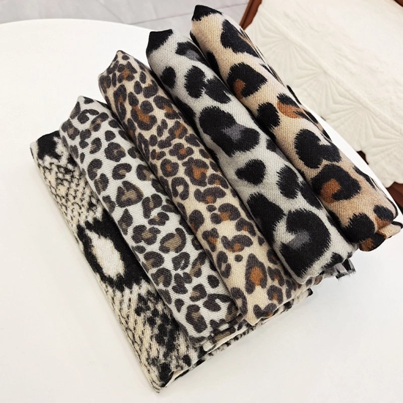 New Autumn And Winter Fashion Cashmere Scarf Women's Classic Leopard Long Thickened Warm Shawl
