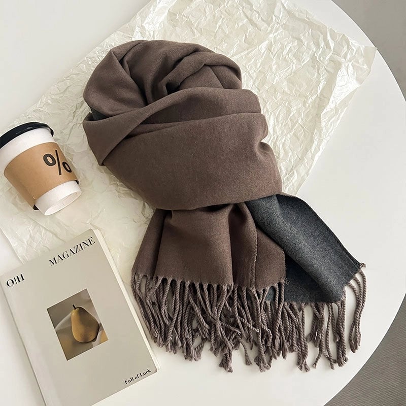 Women's Elegant Minimalist Color Block Imitation Dehaired Angora Tassel Scarf
