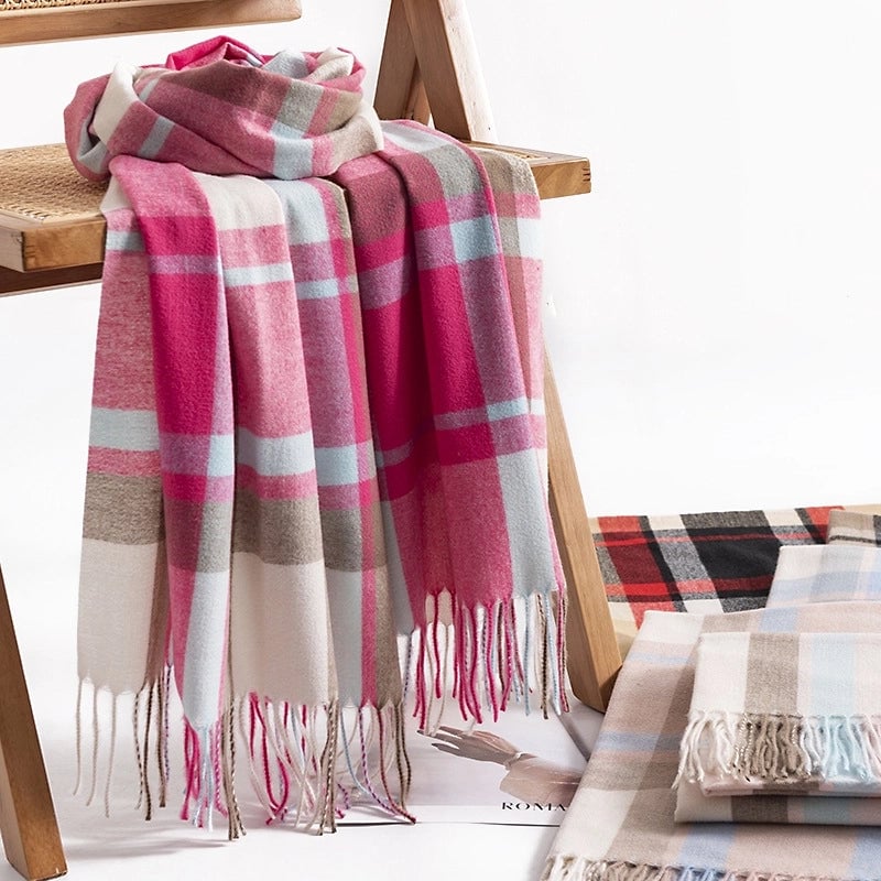 Women's Elegant Plaid Imitation Cashmere Tassel Scarf