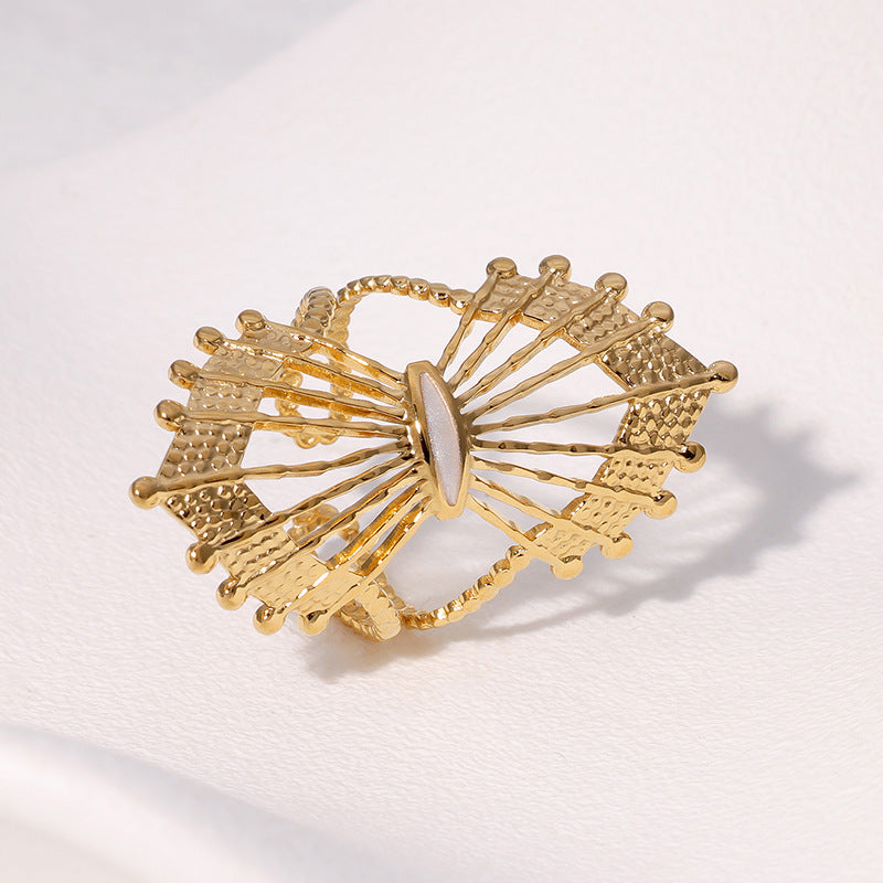 Retro Fan-Shaped Hollow Stainless Steel Ring Adjustable French Gold-Plated Titanium Steel Ring For Women