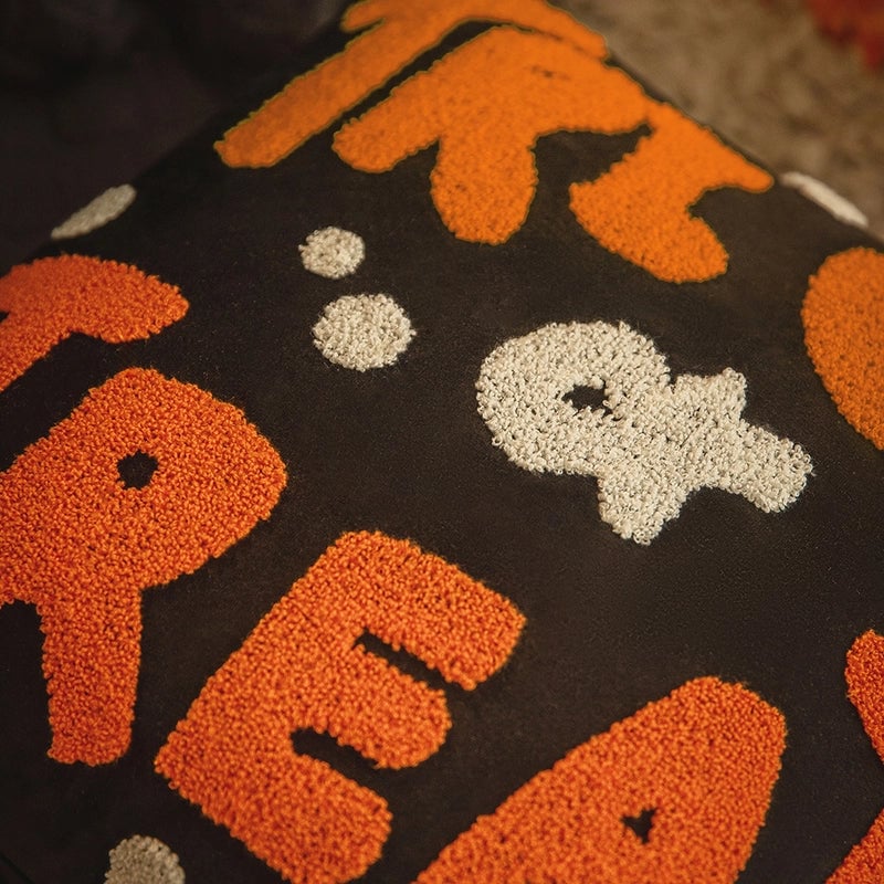Halloween Minimalist Classic Style Letter Polyester Pillow Cases Couch & Sofa Decor