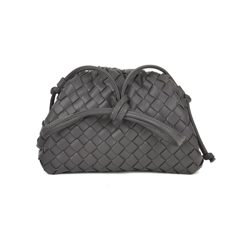 Women's Pu Leather Solid Color Classic Style Weave Cloud Shape Magnetic Buckle Crossbody Bag