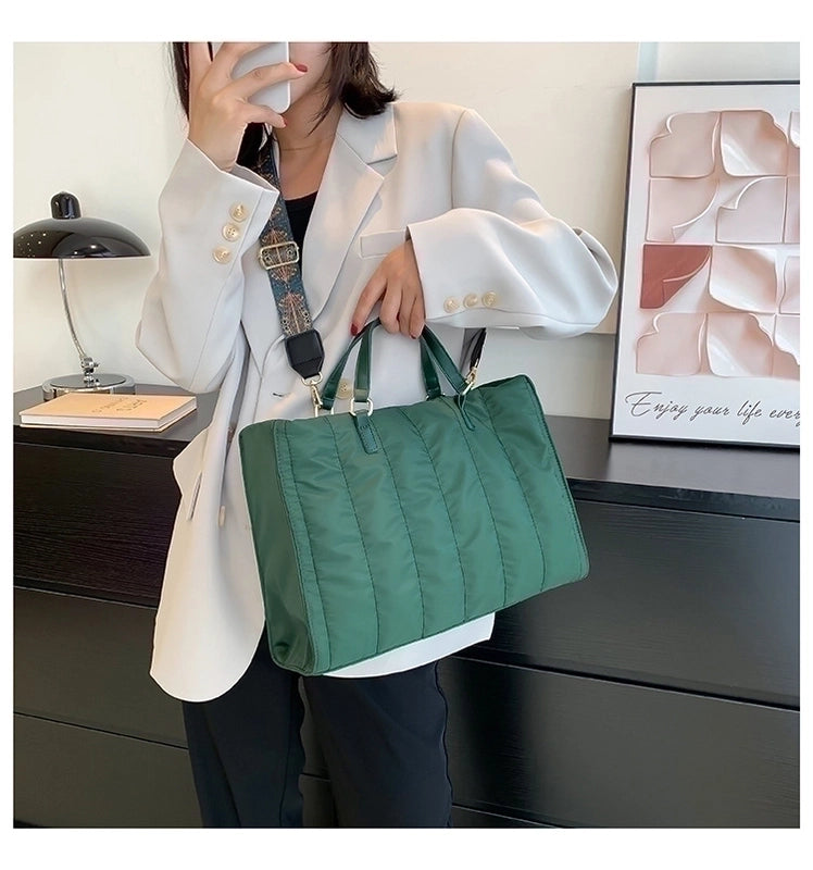 Women's Medium Nylon Solid Color Streetwear Zipper Tote Bag