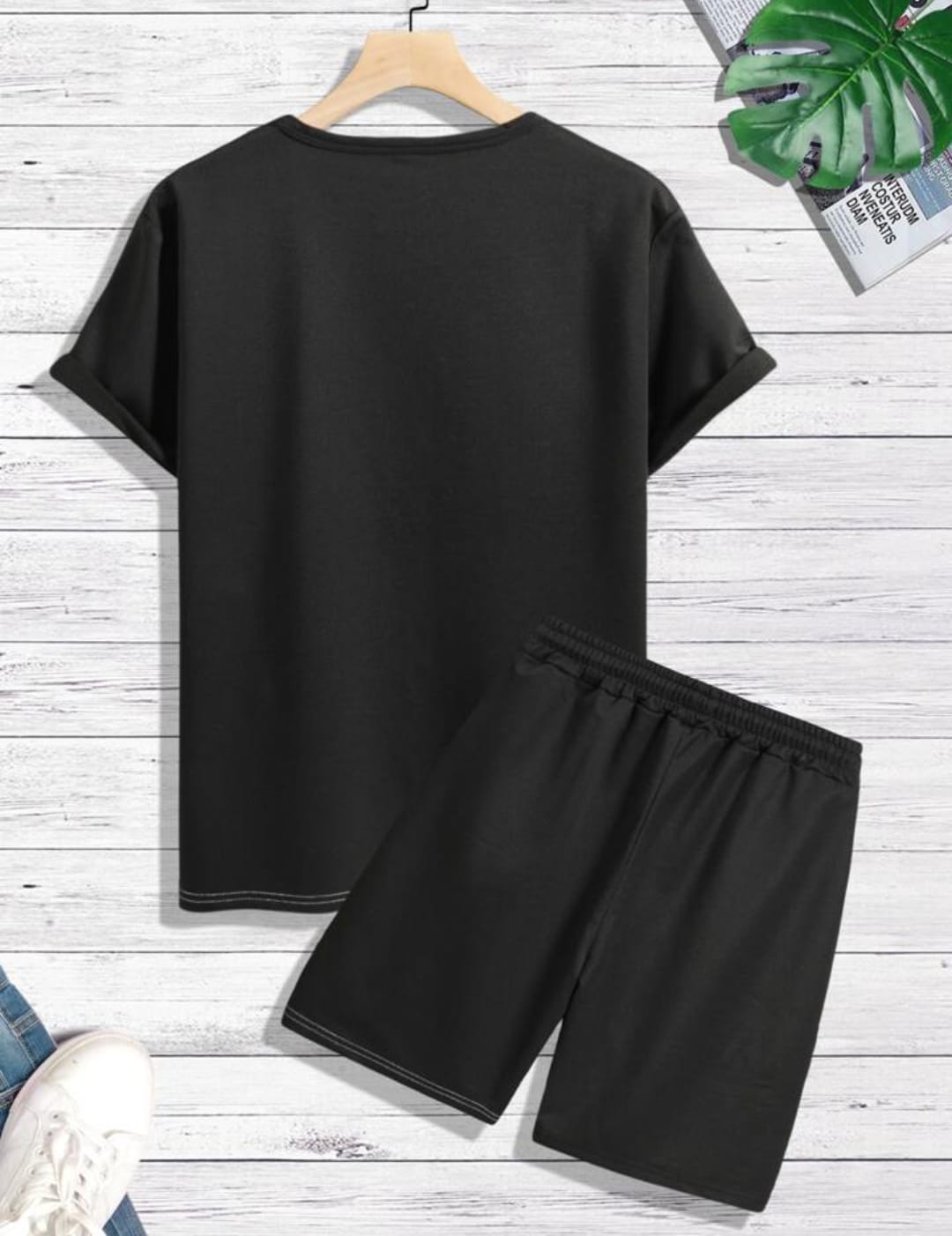 MEN COLOURBLOCK TEE & DRAWSTRING WAIST SHORTS