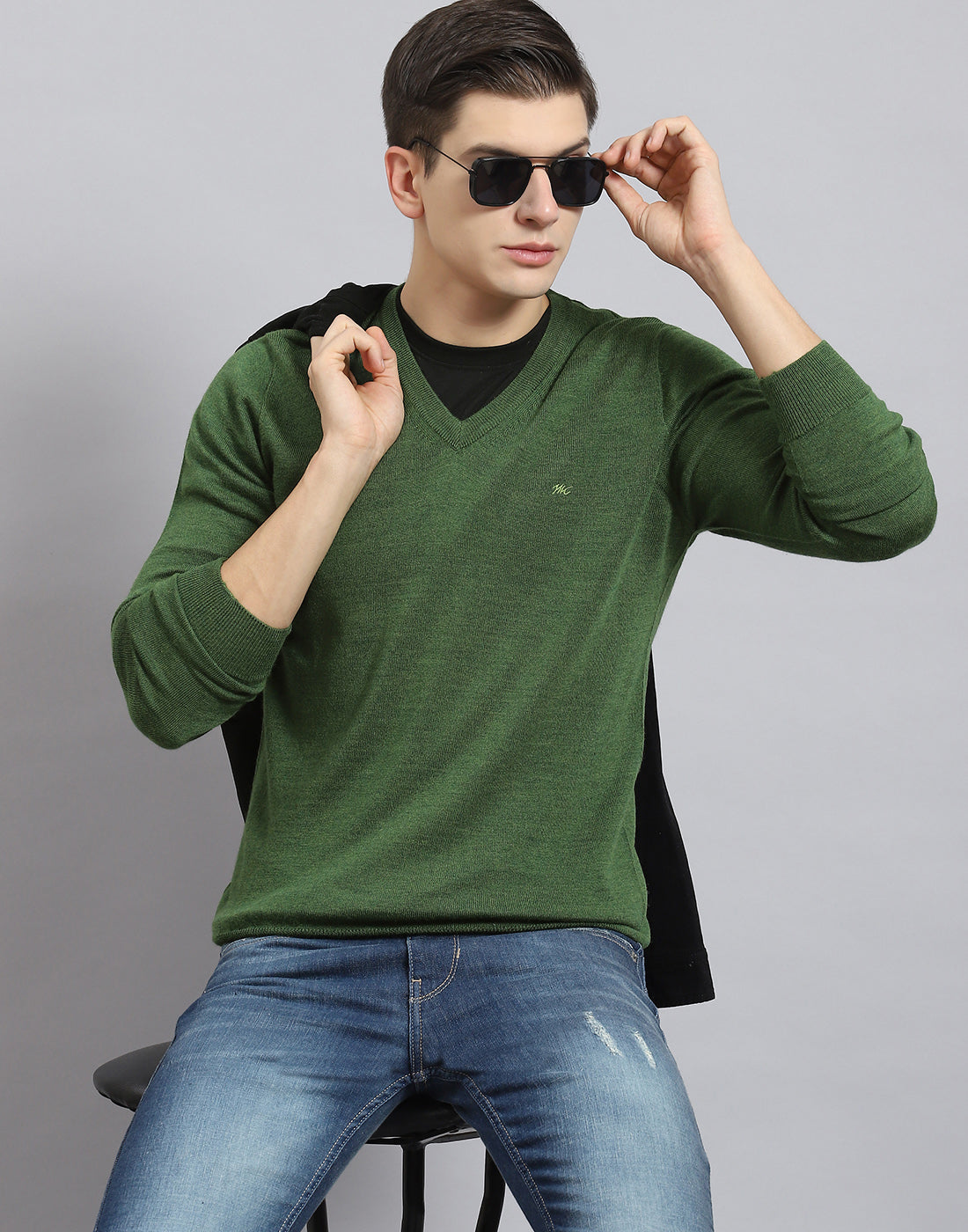 Men Green Solid V Neck Full Sleeve Pullover