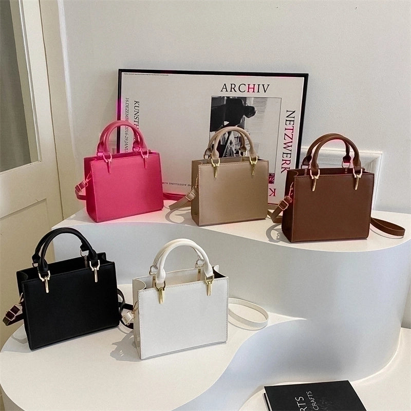 Women's Pu Leather Solid Color Vintage Style Classic Style Square Zipper Shoulder Bag