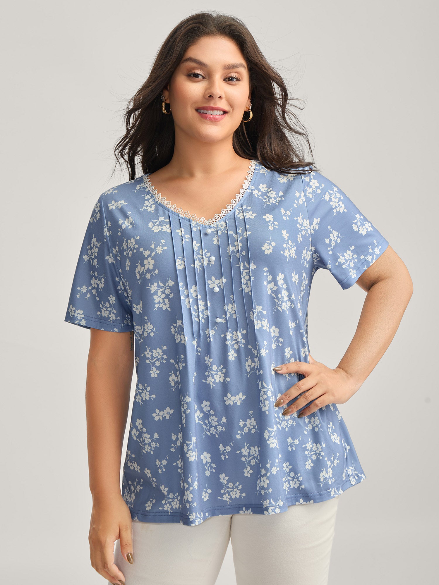 Stretchy Floral Pin Tuck Lace Top