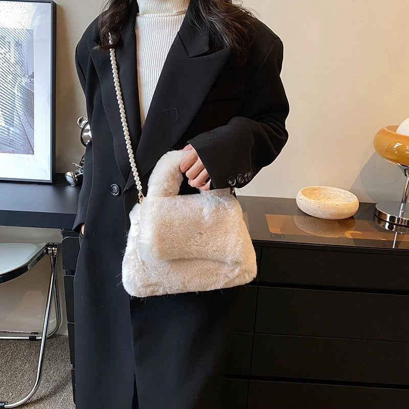 Women's All Seasons Plush Solid Color Classic Style Pearls Square Magnetic Buckle Handbag