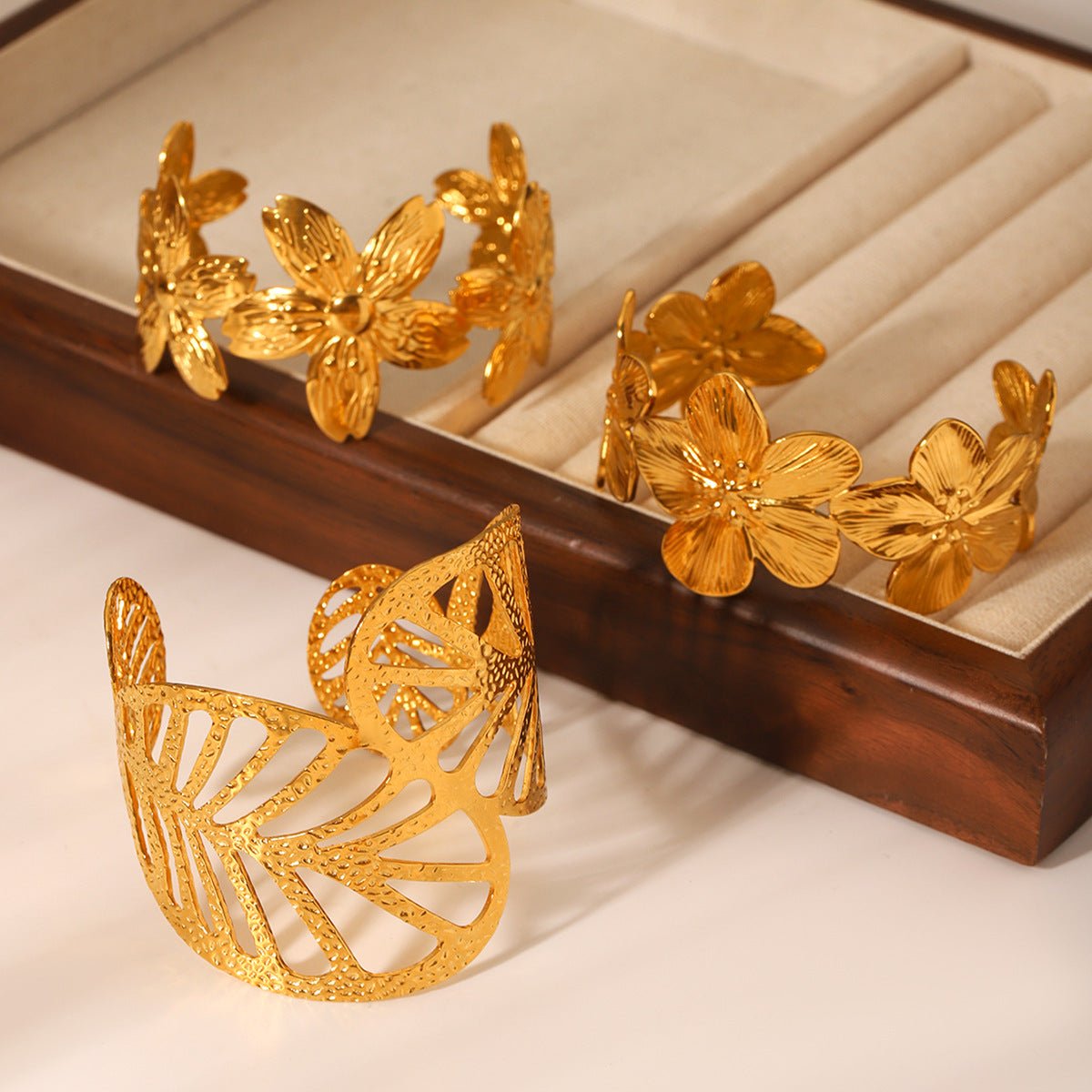 18K Gold Stainless Steel Hollow Texture Leaf Flower Bow Open Bracelet Jewelry