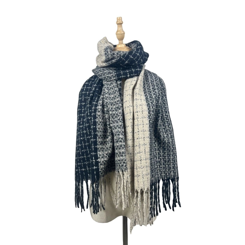 Women's Casual Solid Color Polyester Tassel Scarf
