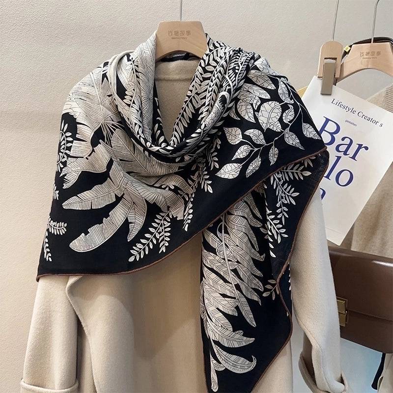 Women's Elegant Geometric Silk Printing Silk Scarf