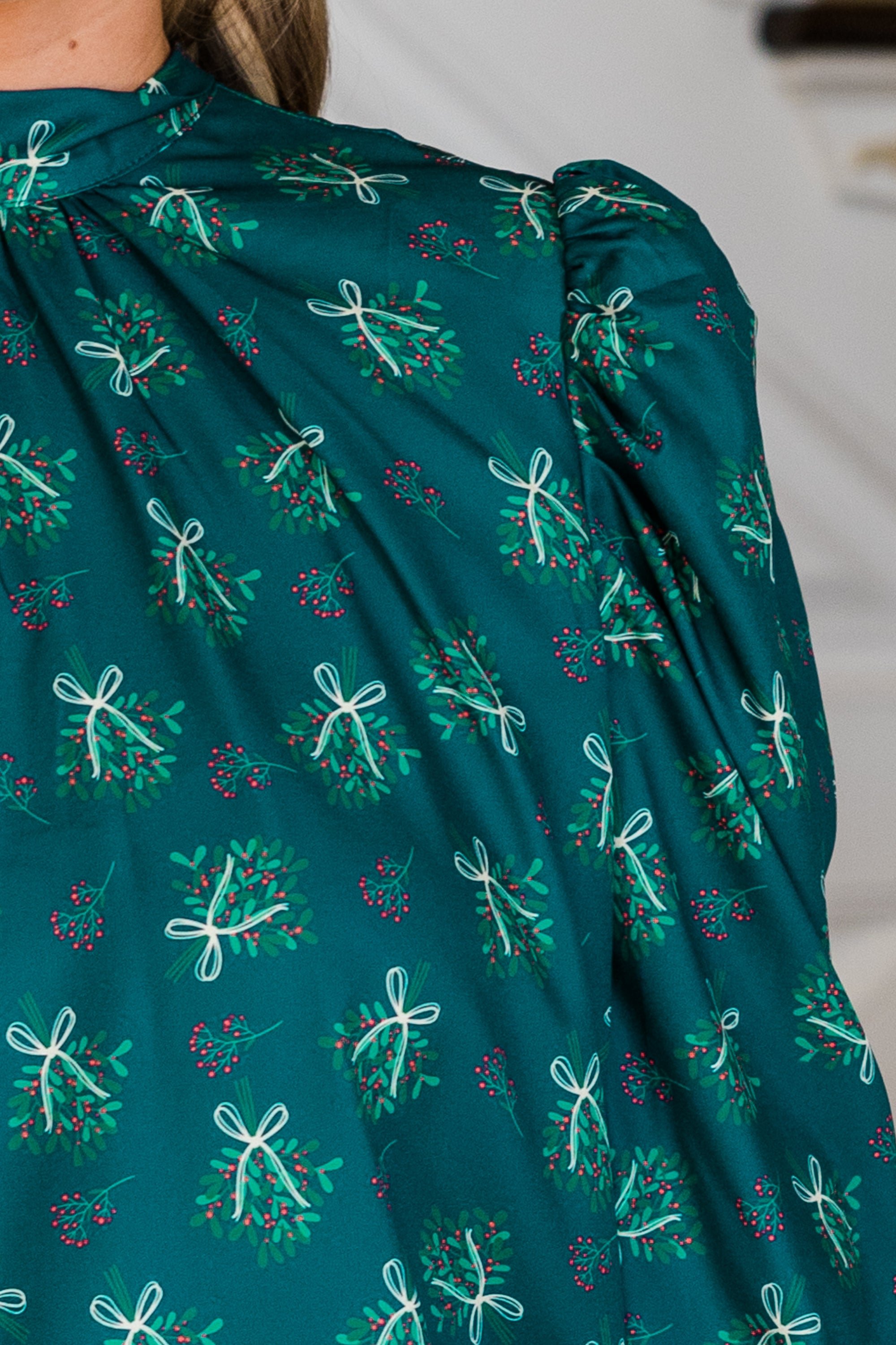 With This Wreath Top. Green