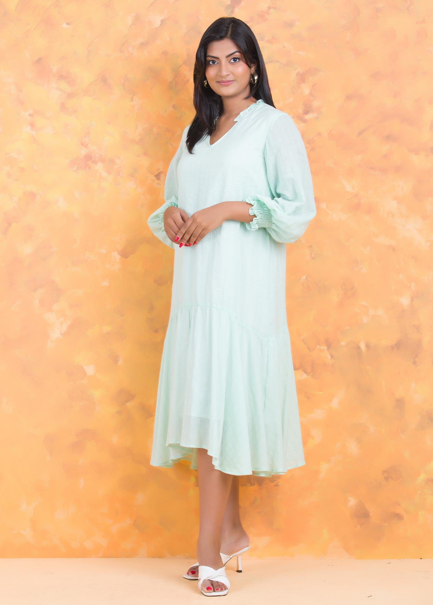 Neck pleated long sleeve midi dress