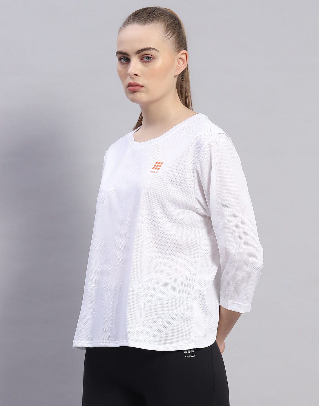 Women White Solid Round Neck Half Sleeve Top