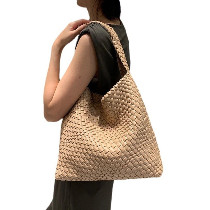 Women's Pu Leather Solid Color Classic Style Weave Bucket Magnetic Buckle Shoulder Bag
