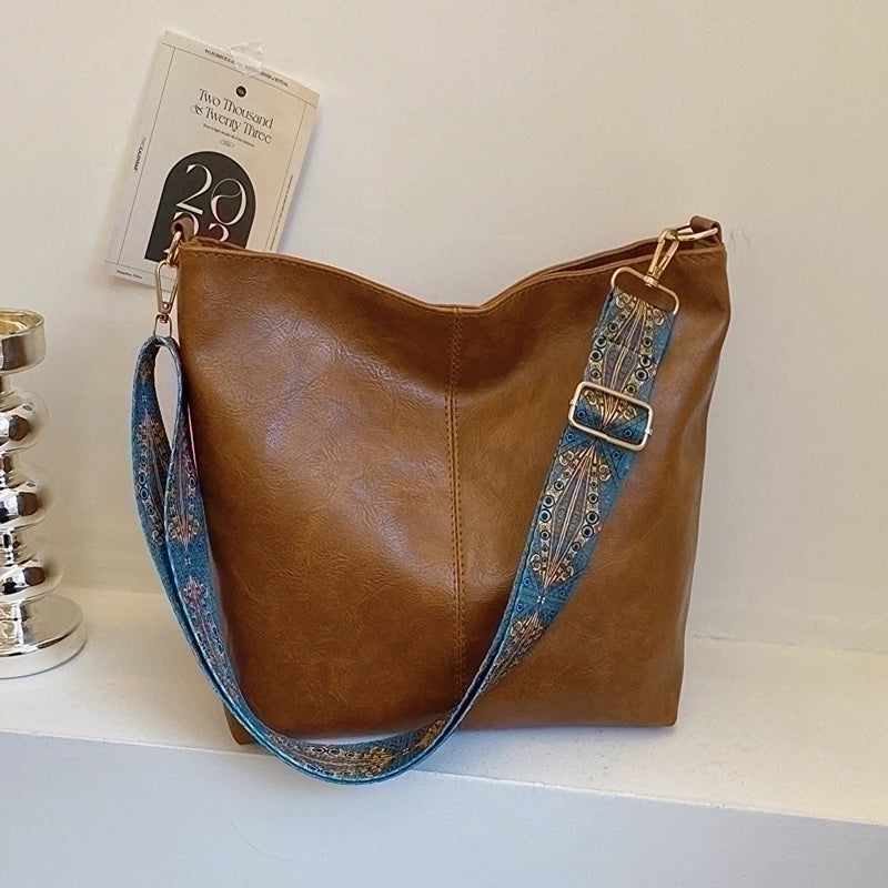 Women's Pu Leather Solid Color Vintage Style Square Zipper Underarm Bag