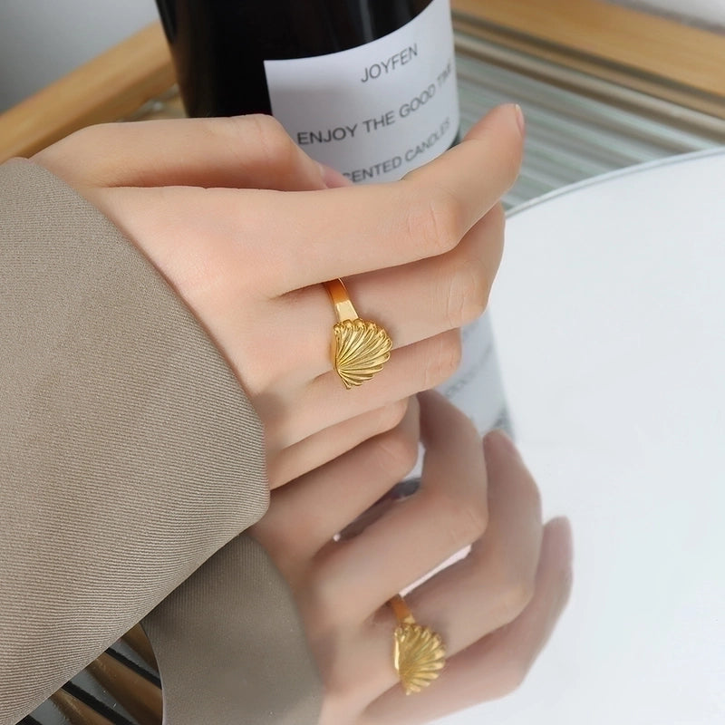 Casual Classic Style Shell Titanium Steel 18K Gold Plated Plating Rings