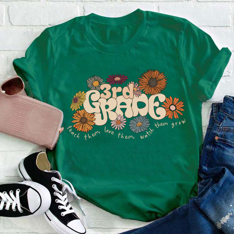 Personalized Retro Daisy Grade Teacher T-Shirt