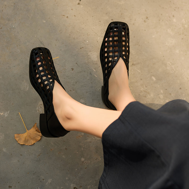 Women's Wide-Fit Woven Cow Leather Closed-Toe Block Heel Mules in Black
