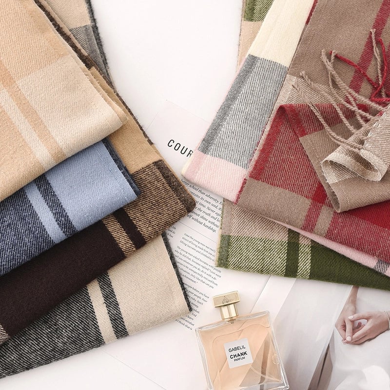 Women's Elegant Minimalist Plaid Imitation Cashmere Tassel Scarf