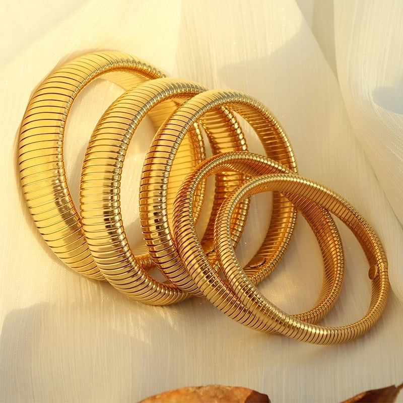 Exaggerated Classic Style Circle 304 Stainless Steel 18K Gold Plated Wide Bracelet Bangle In Bulk