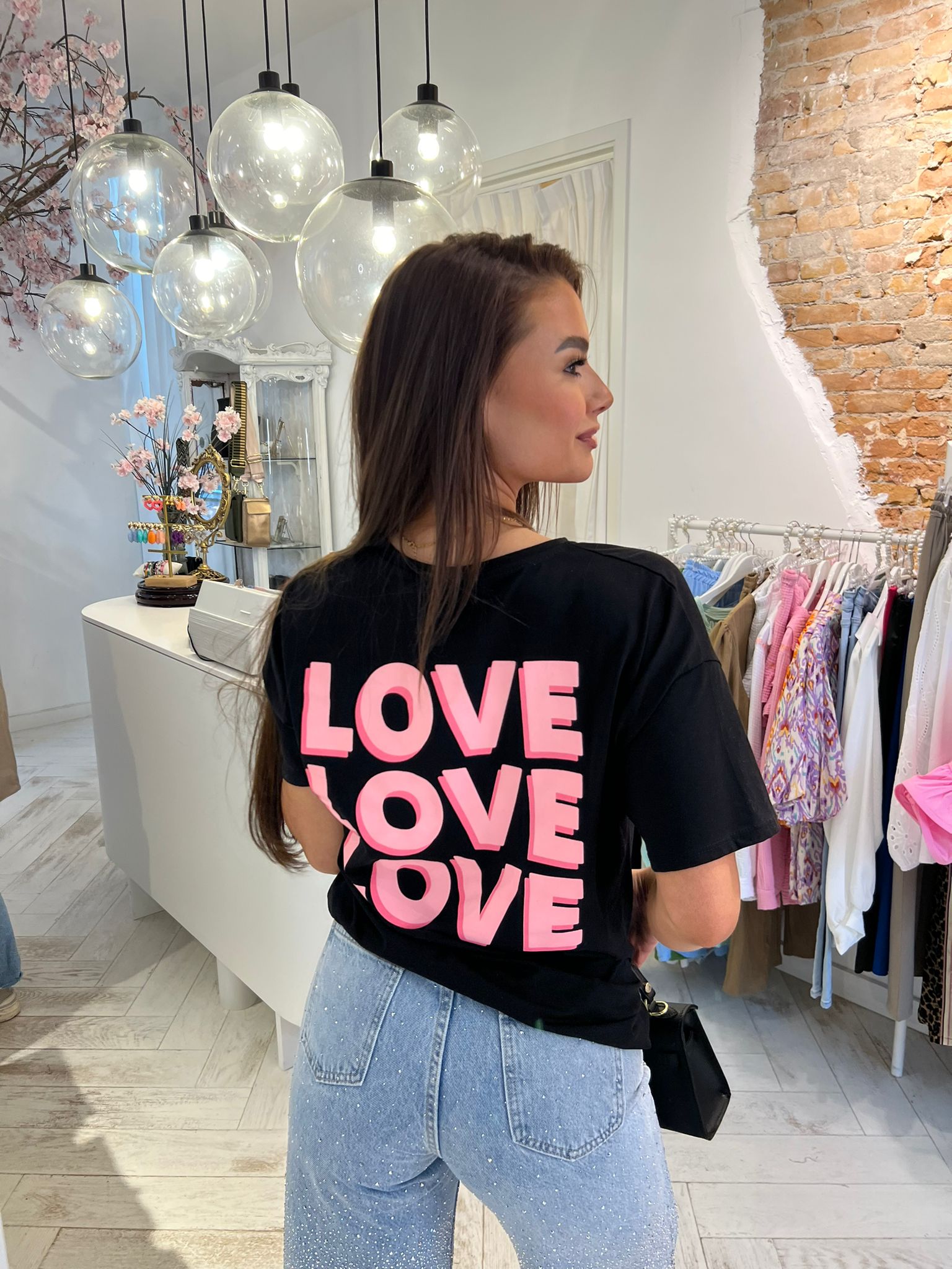 Love tee black