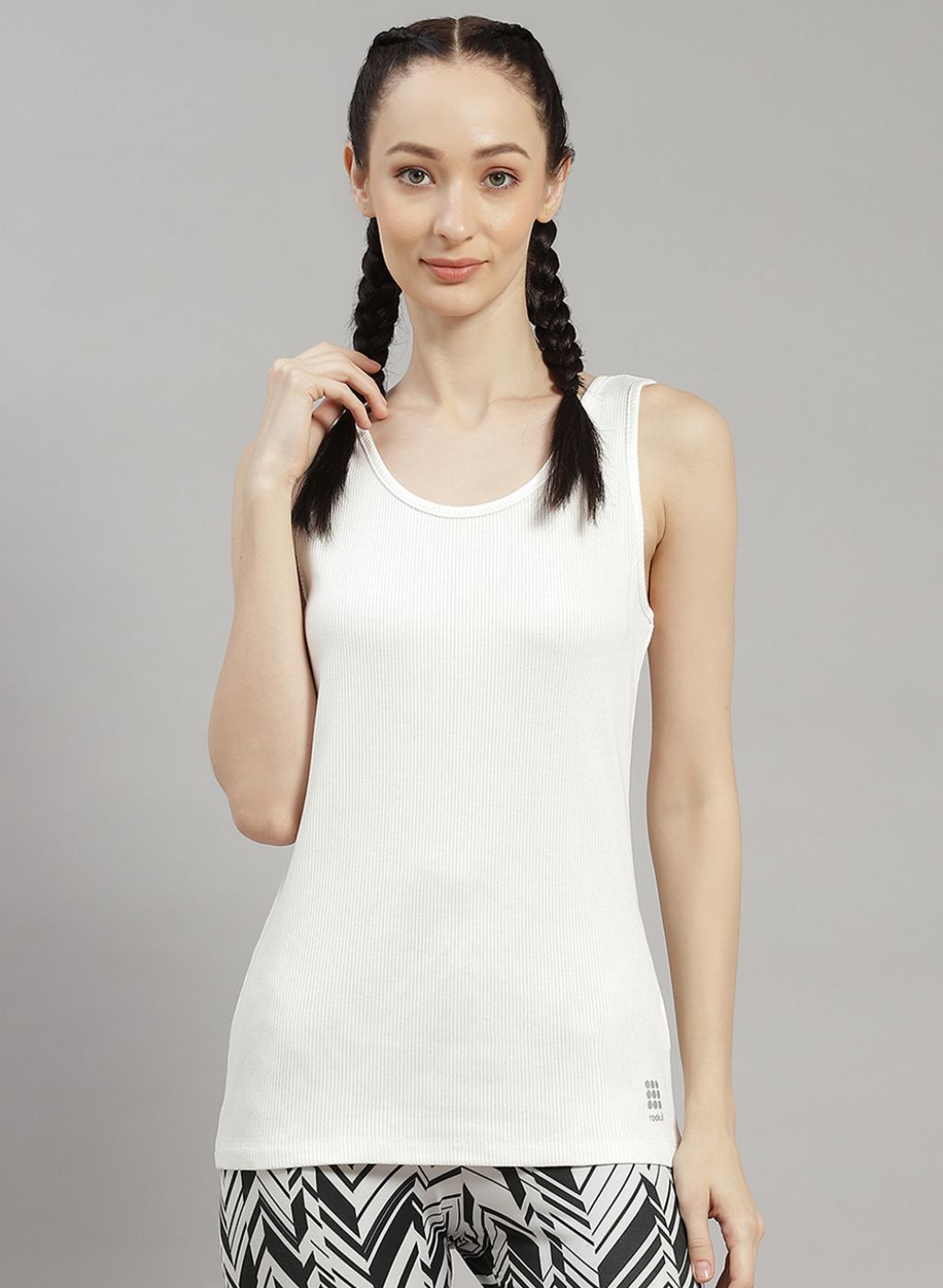 Women White Solid Top