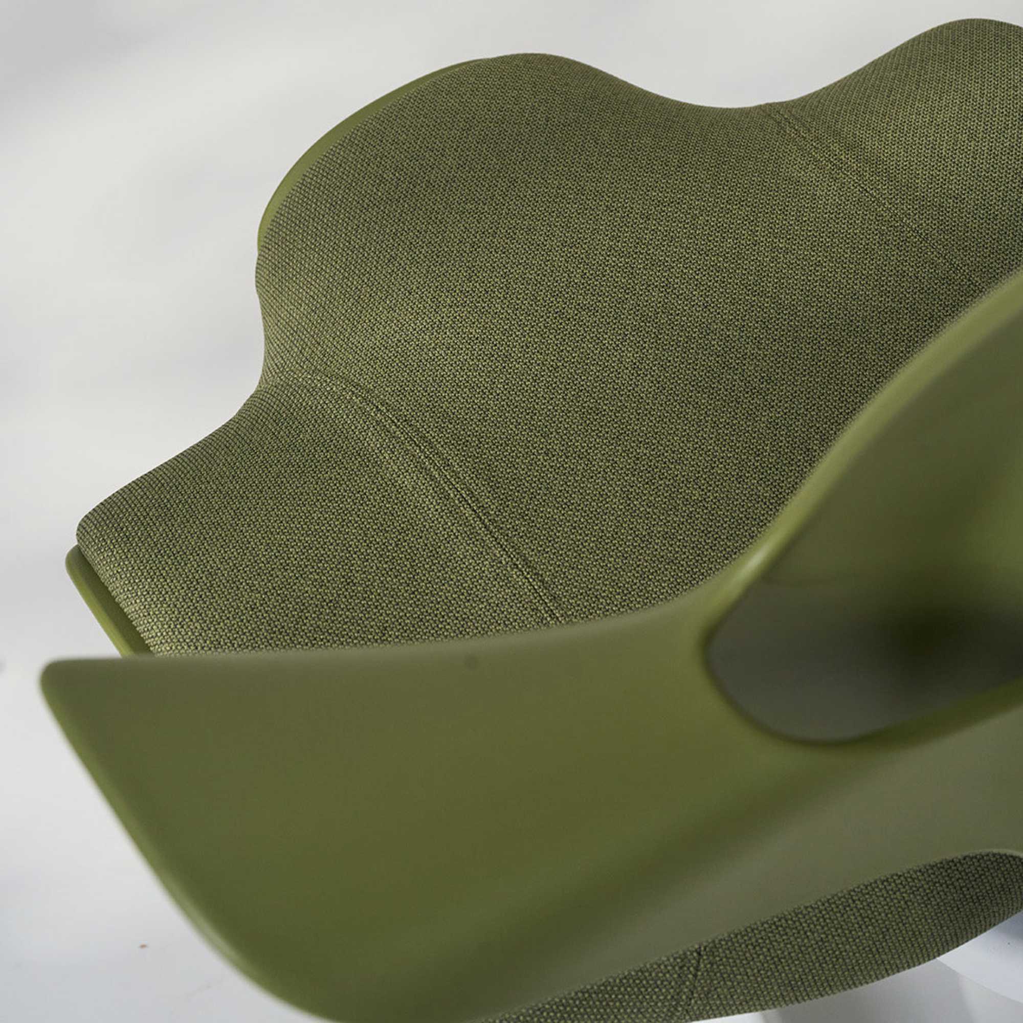 Capisco Puls 8020. cura moss