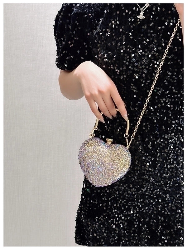 Women's Small Arylic Solid Color Elegant Classic Style Heart-shaped Hook Loop Evening Bag