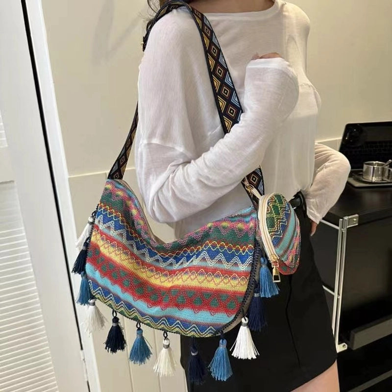 Women's Medium Special Material Geometric Ethnic Style Streetwear Tassel Dumpling Shape Zipper Tote Bag
