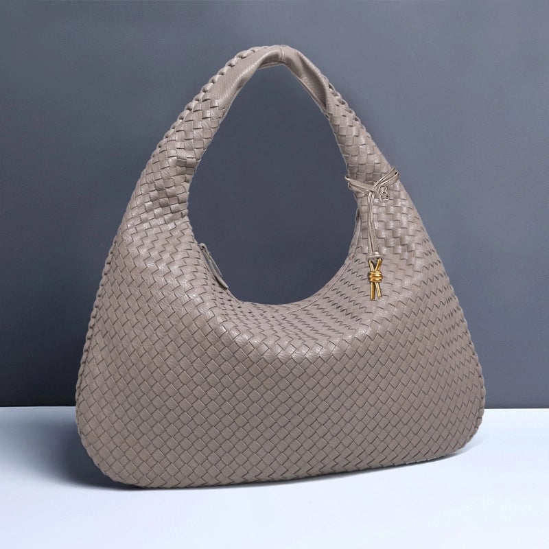 Woven Women's Bag New Fashion Large Capacity Handbag Korean Commuter Leisure Manufacturers Fashion Shoulder Bag