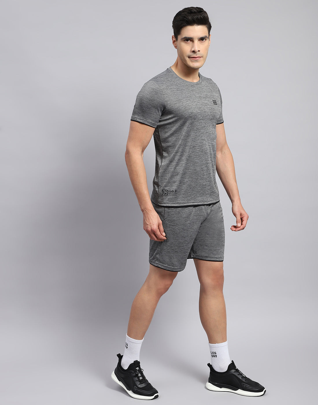 Men Grey Solid Round Neck Half Sleeve Short