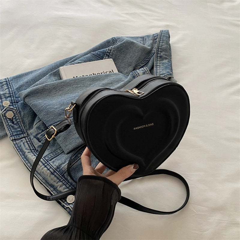 Personalized. Stylish And Simple Indentation Contrast Color Heart Bag  Autumn New Trendy Pure Color Trendy Shoulder Messenger Bag