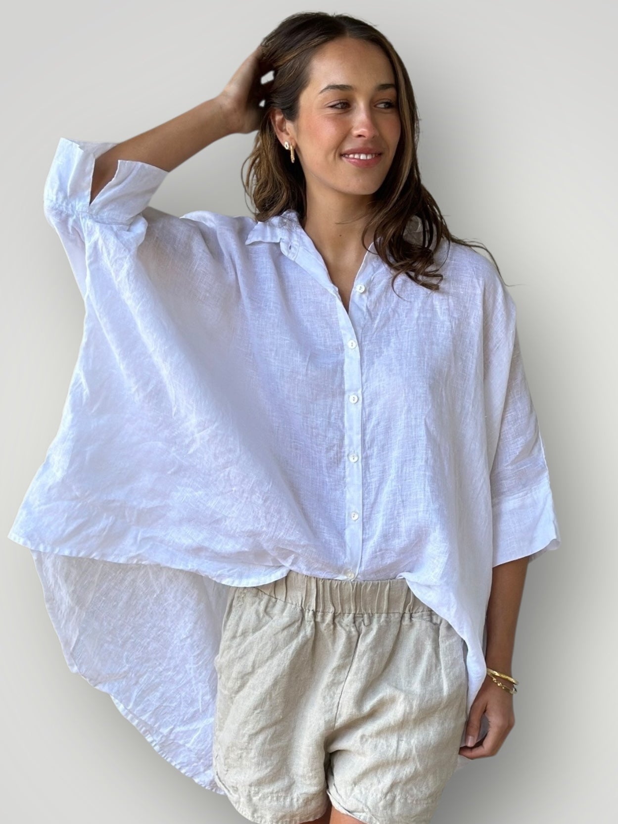 abbey short - natural linen