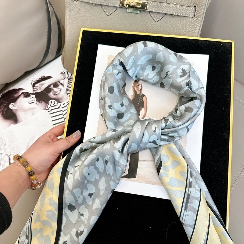 Women's Elegant Vacation Stripe Flower Polyester Silk Scarf
