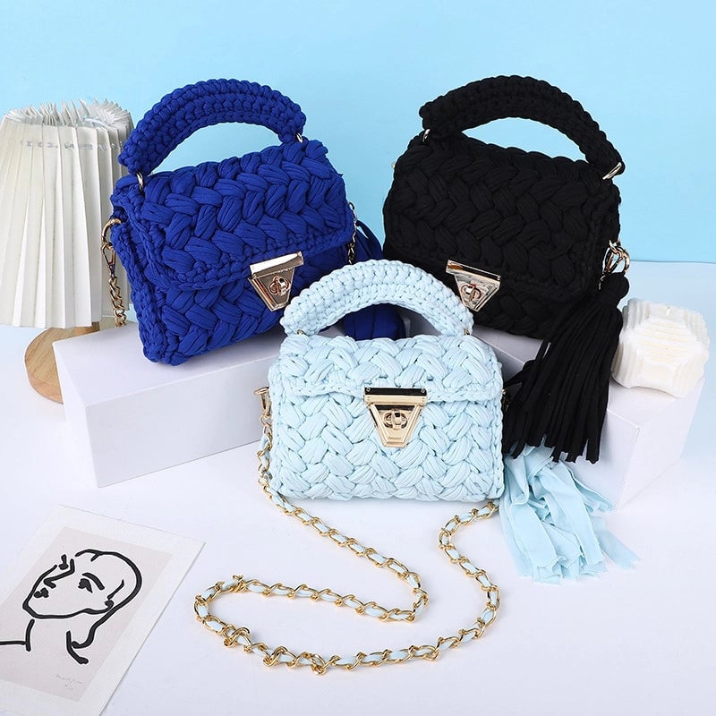 Women's Small Polyester Solid Color Streetwear Tassel Square Lock Clasp Shoulder Bag Handbag Crossbody Bag