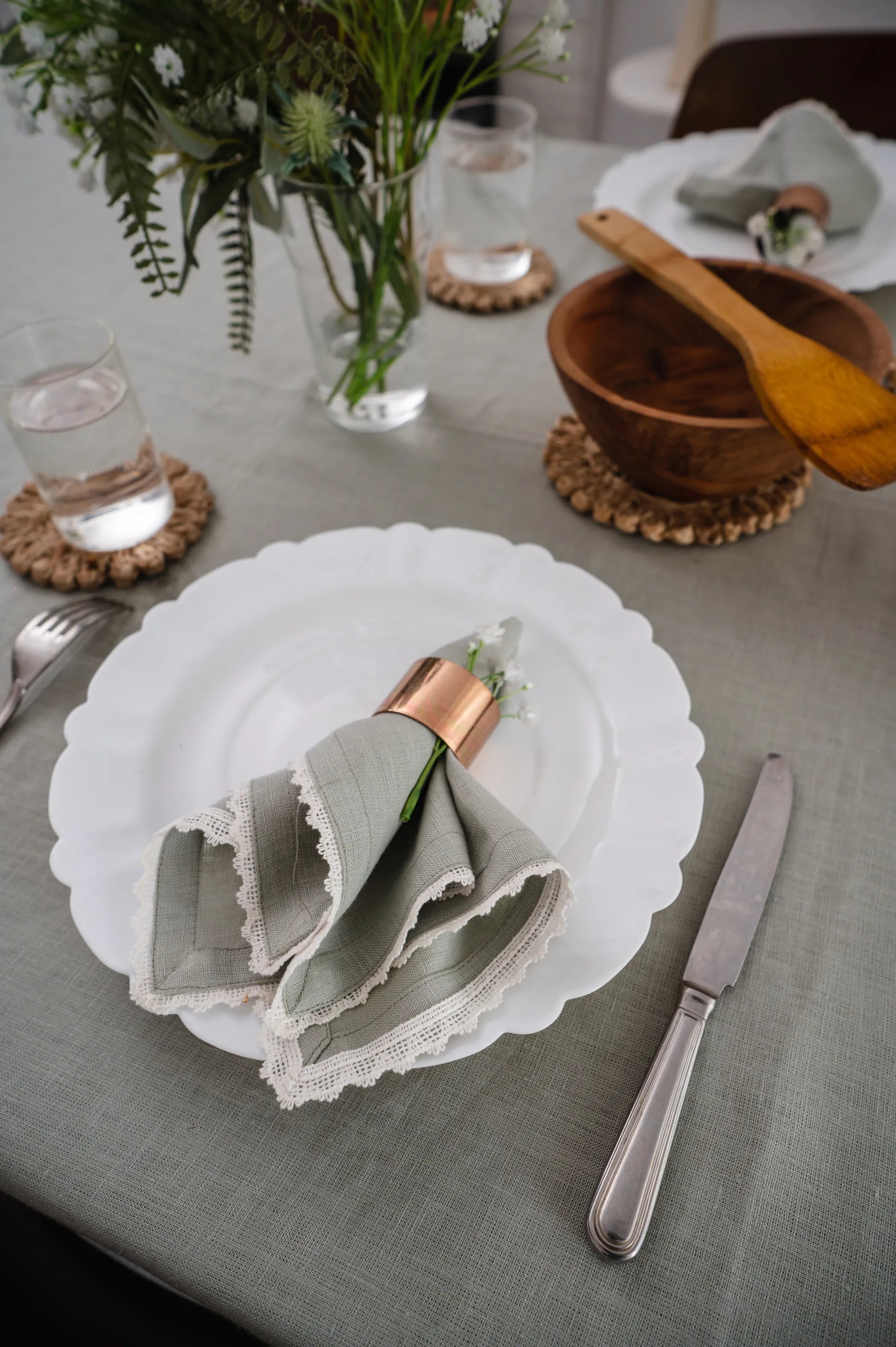 Linen Napkins With Lace Ends in Old English Green