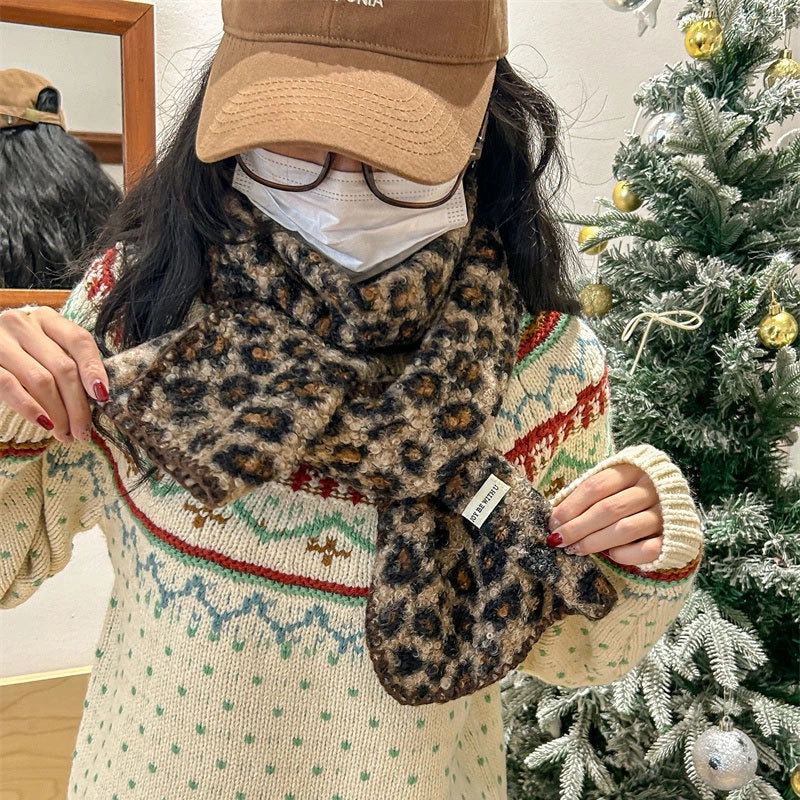 Women's Classic Style Leopard Imitation Cashmere Scarf